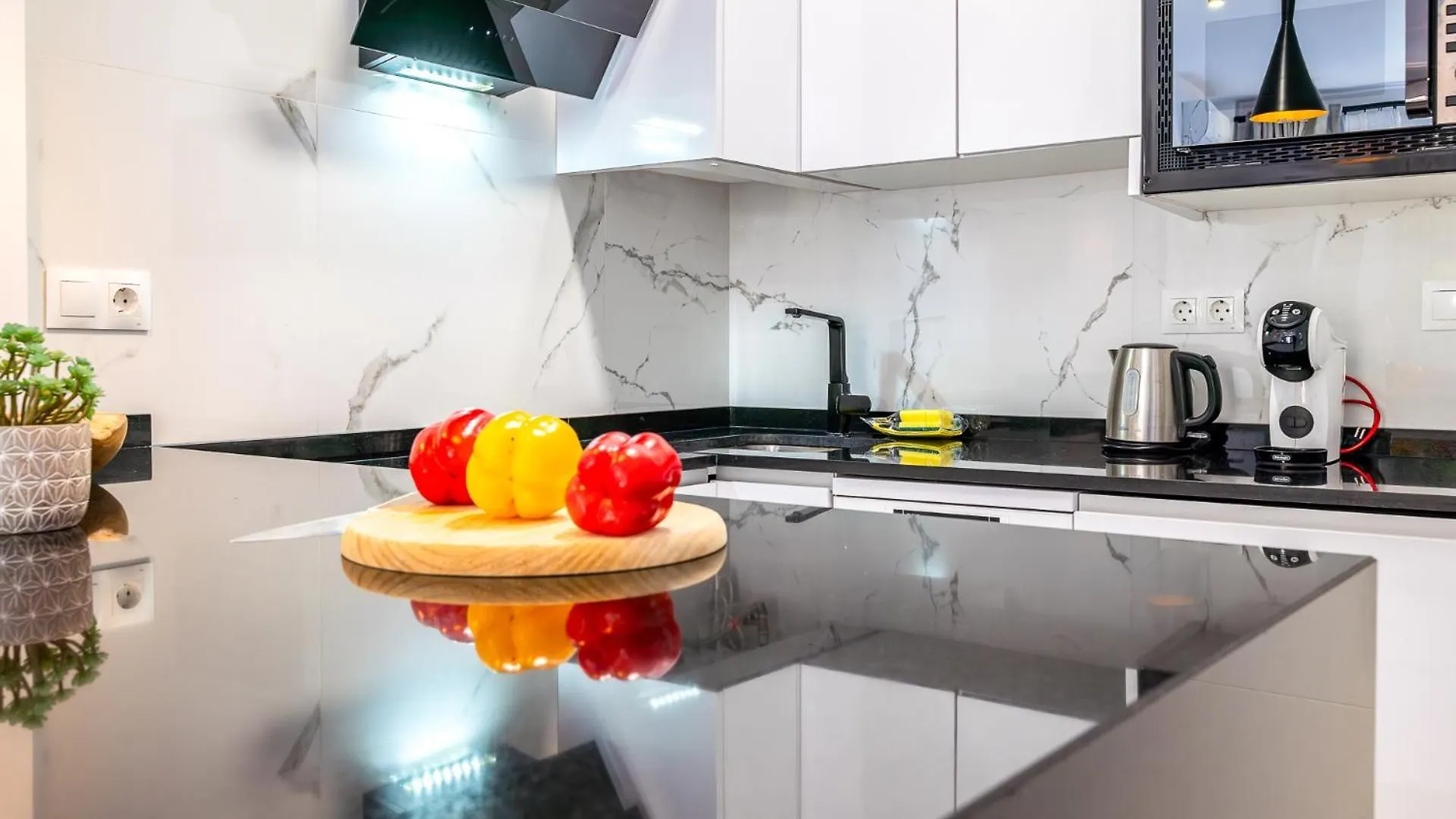 Oleholidays 601 Romana Playa Junto Al Mar Marbella Appartamento